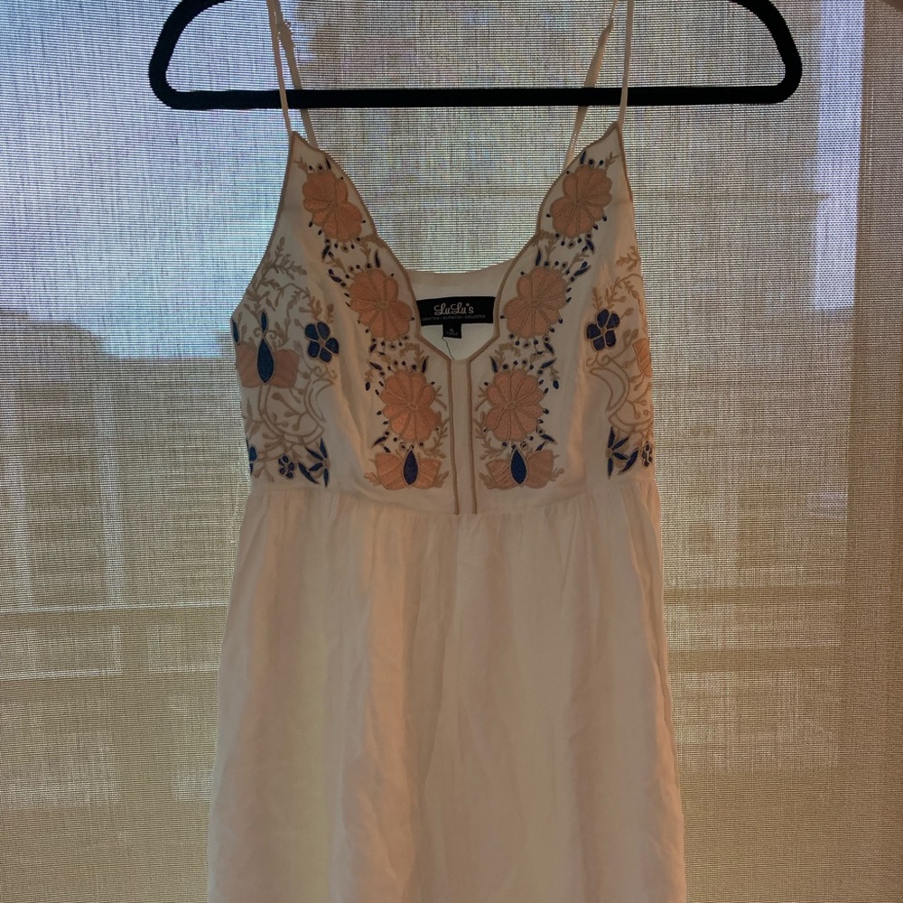 Embroidered Lulus white sundress!